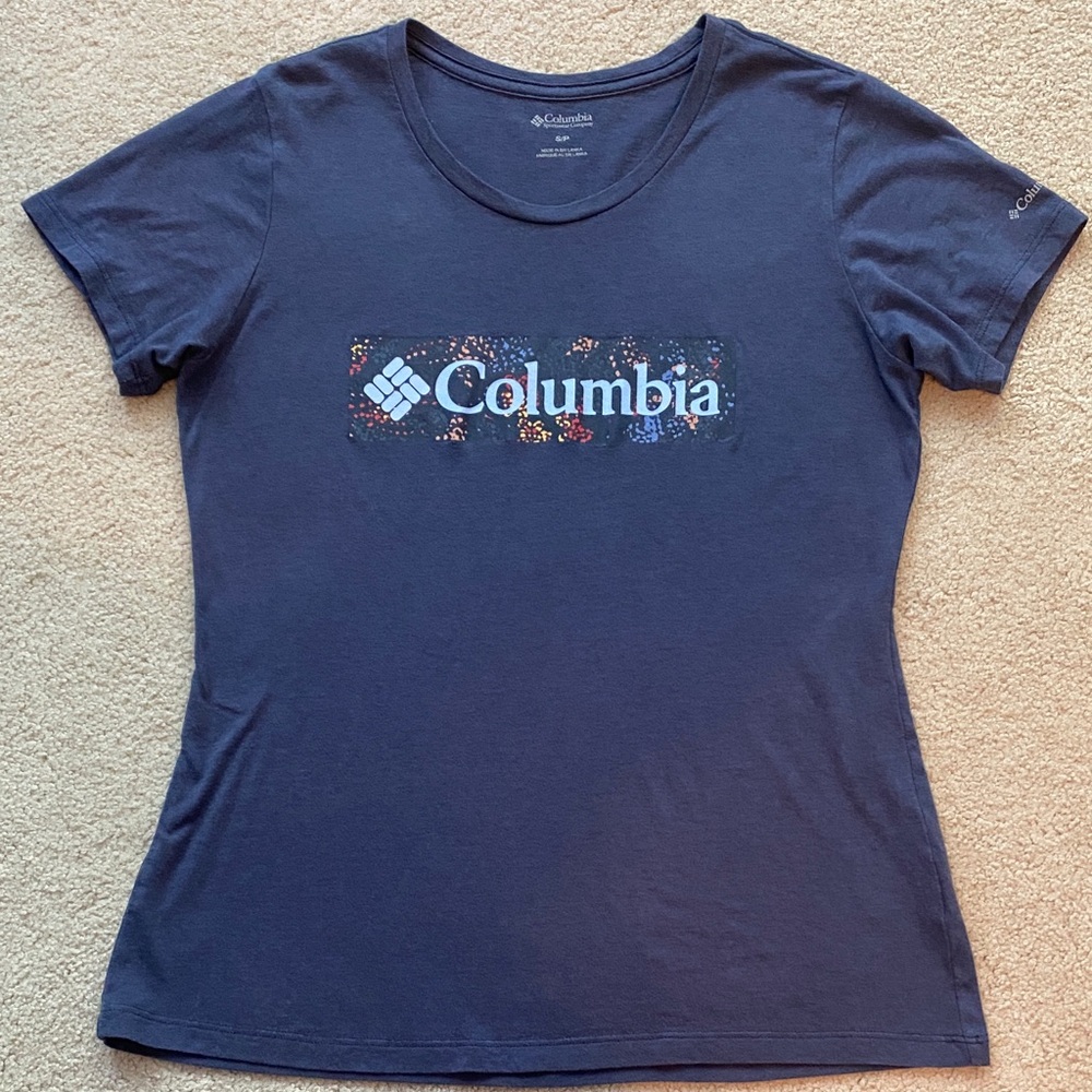 Columbia navy blue ladies Tshirt in small.
